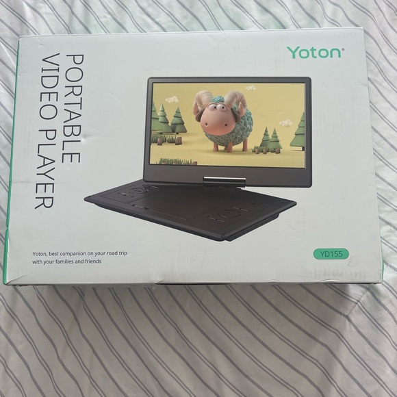Yoton YD155 portable video playerYoton best companion on you’re road trip.